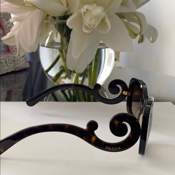 Prada sunglasses(made in Italy) main image 6